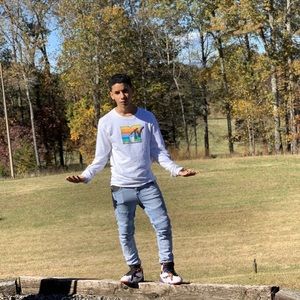 Meet your Posher, Elisha